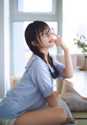 惹火少女劳拉在线观看_国语版完整版