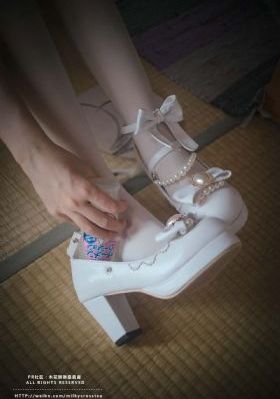 入禽太深在线观看免费高清_十万网红美女美酱